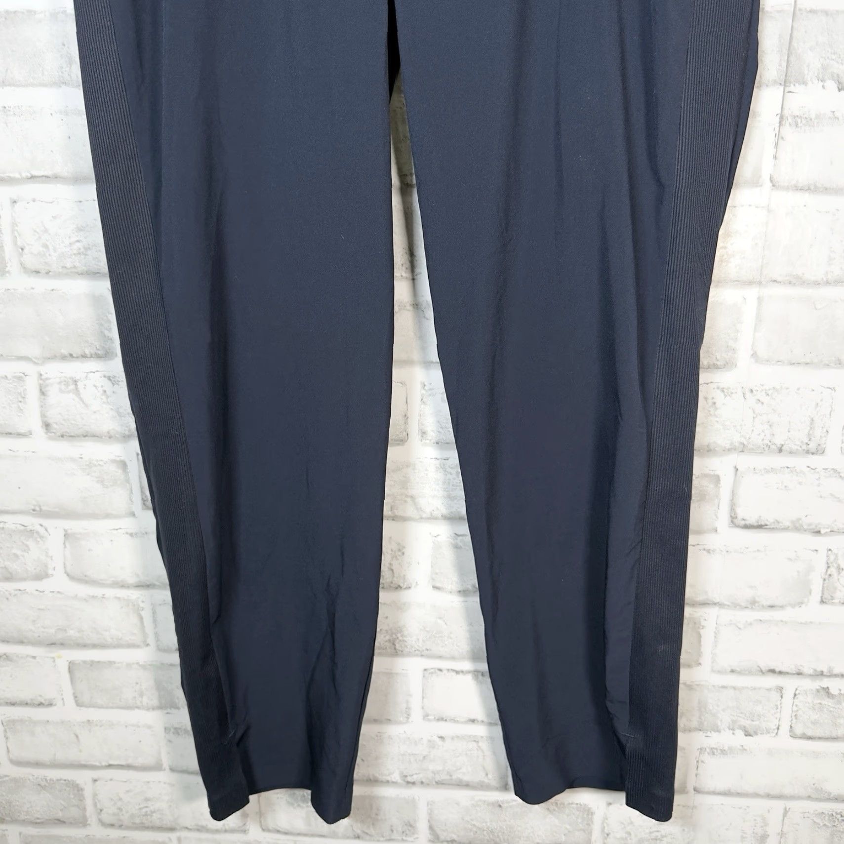 Athleta Athleta Blue Polyester Womens Ankle Pants Size 6 User: Athleta Blue Polyester Womens Ankle Pants Size 6 Size 28" / US 6 / IT 42 - 3 Thumbnail