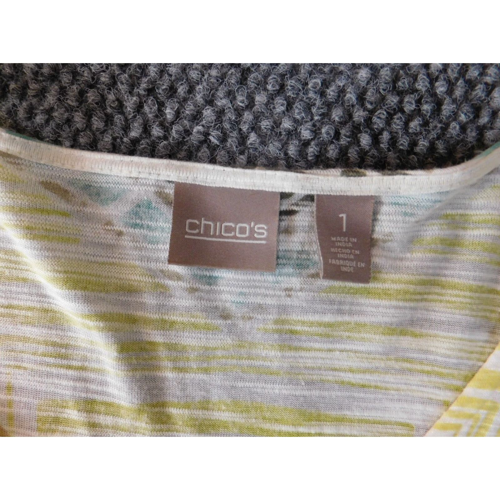 Vintage Chicos Blouse Shirt Womens V-Neck Striped Yellow Viscoe Knit Button Casual 1 Regular Designer 90s? Size XS / US 0-2 / IT 36-38 - 4 Thumbnail