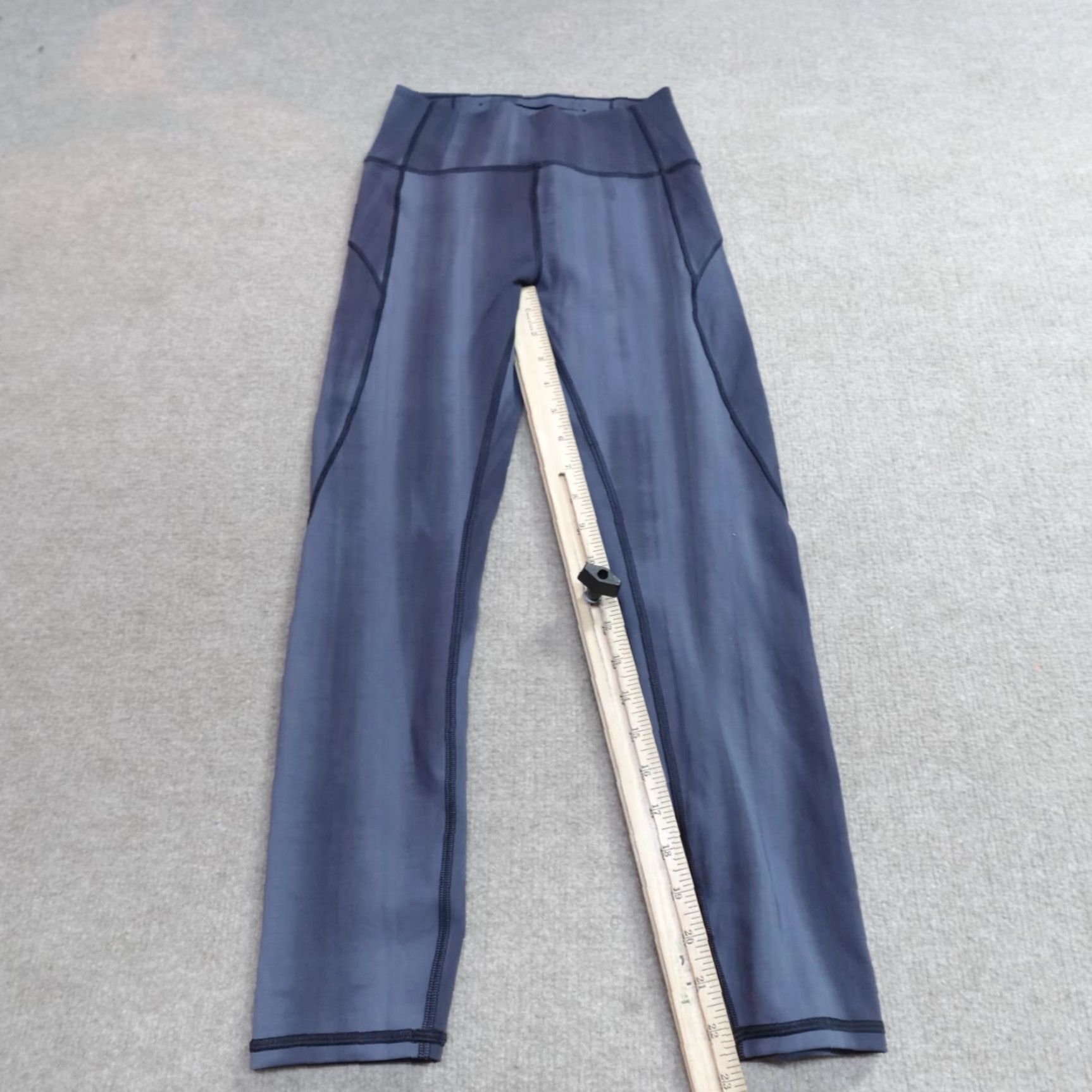 Lululemon **Lululemon XS Blue Fast Free Crop Geometric Leggings** User: Lululemon XS Blue Fast Free Crop Geometric Leggings Size 26" / US 2 / IT 38 - 4 Thumbnail