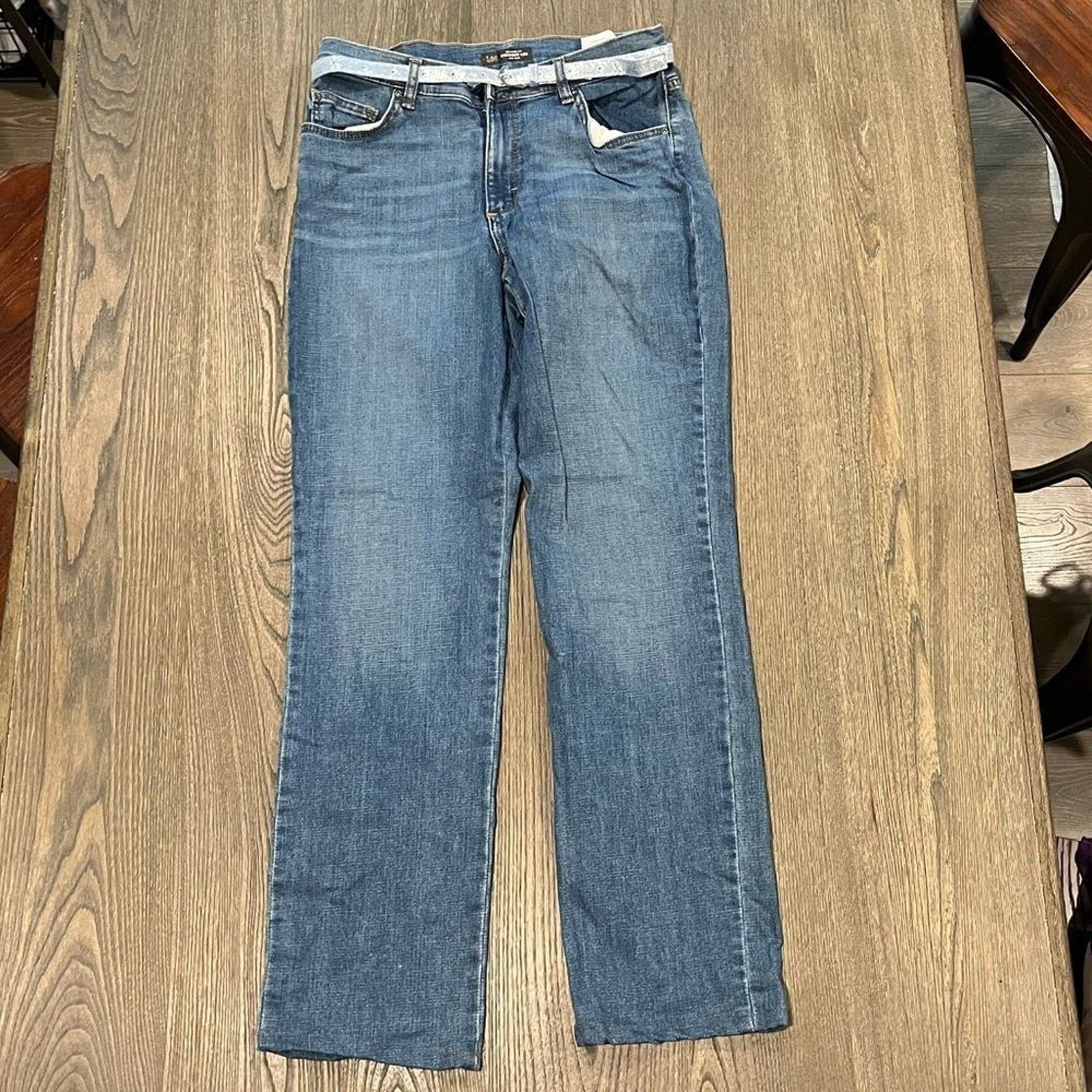 Lee Lee Girls Relaxed Fit Straight Leg Mid Rise Belted 10 Long Size 32" / US 10 / IT 46 - 1 Thumbnail