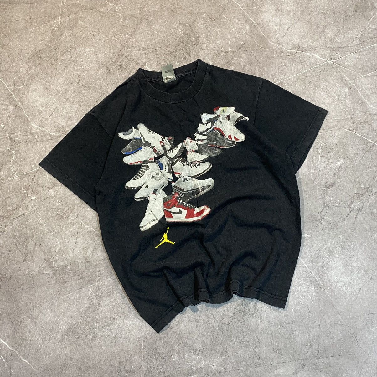 Jordan Brand VINTAGE JORDAN TEE BIG LOGO FADED USA 90s Size US S / EU 44-46 / 1 - 1 Thumbnail