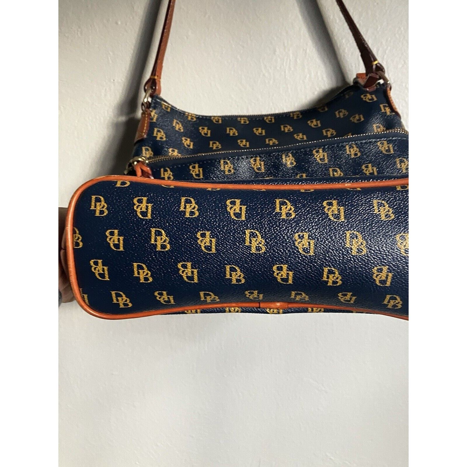 Dooney & Bourke Dooney & Bourke Gretta Hobo Navy Shoulder EUC Classic Size ONE SIZE - 3 Thumbnail