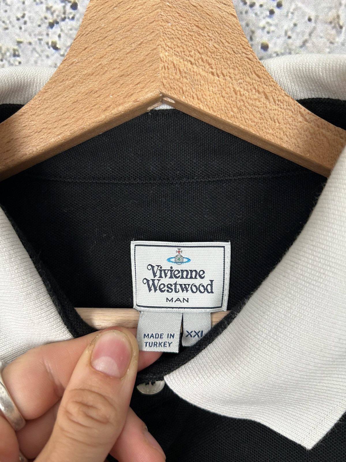 Vivienne Westwood Vivienne Westwood Black Polo Shirt White Collar Designer Size US XXL / EU 58 / 5 - 4 Thumbnail