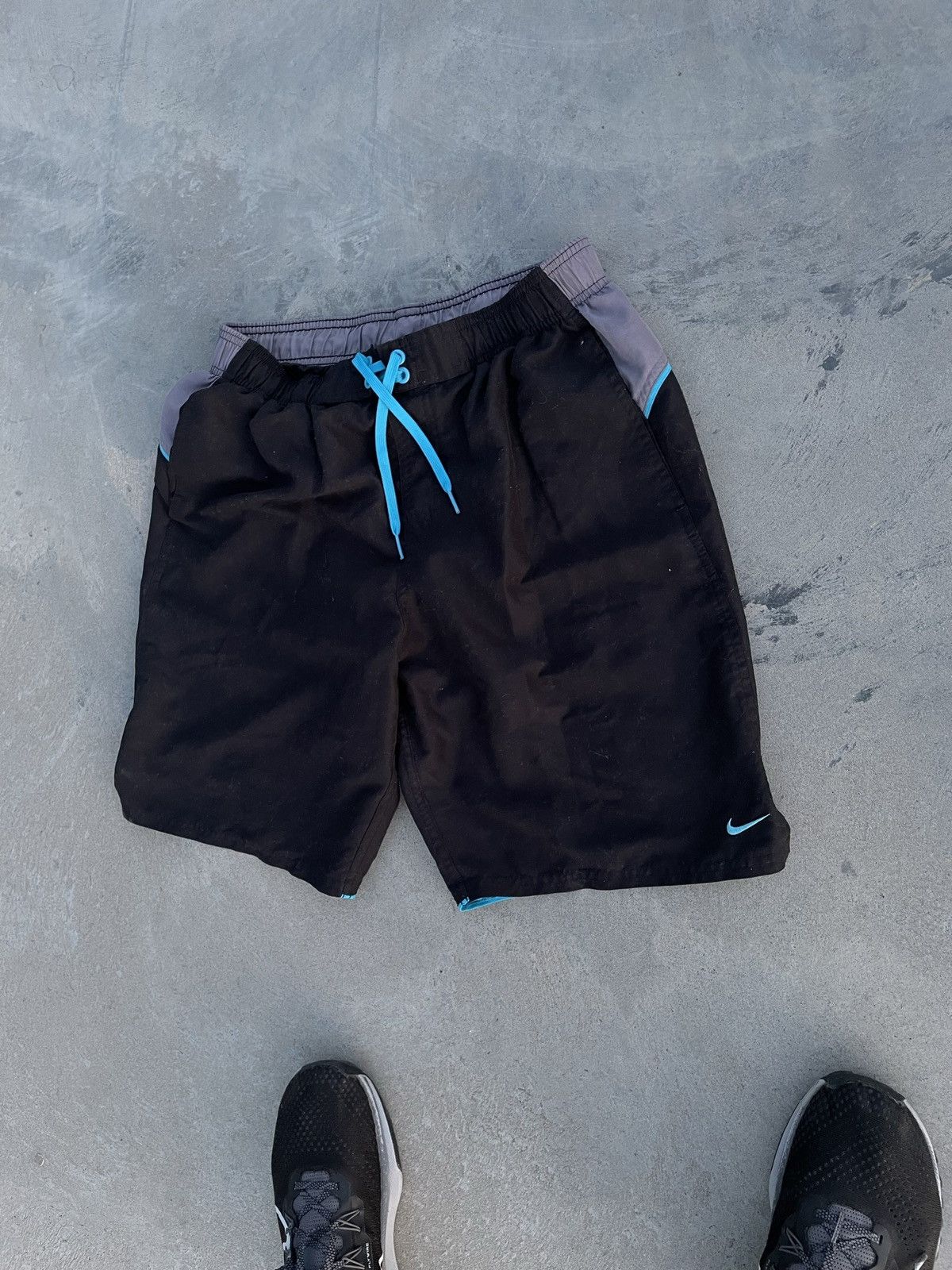 Nike × Vintage Nike Embroidered Y2K Vintage baggy Shorts Size US 32 / EU 48 - 2 Thumbnail
