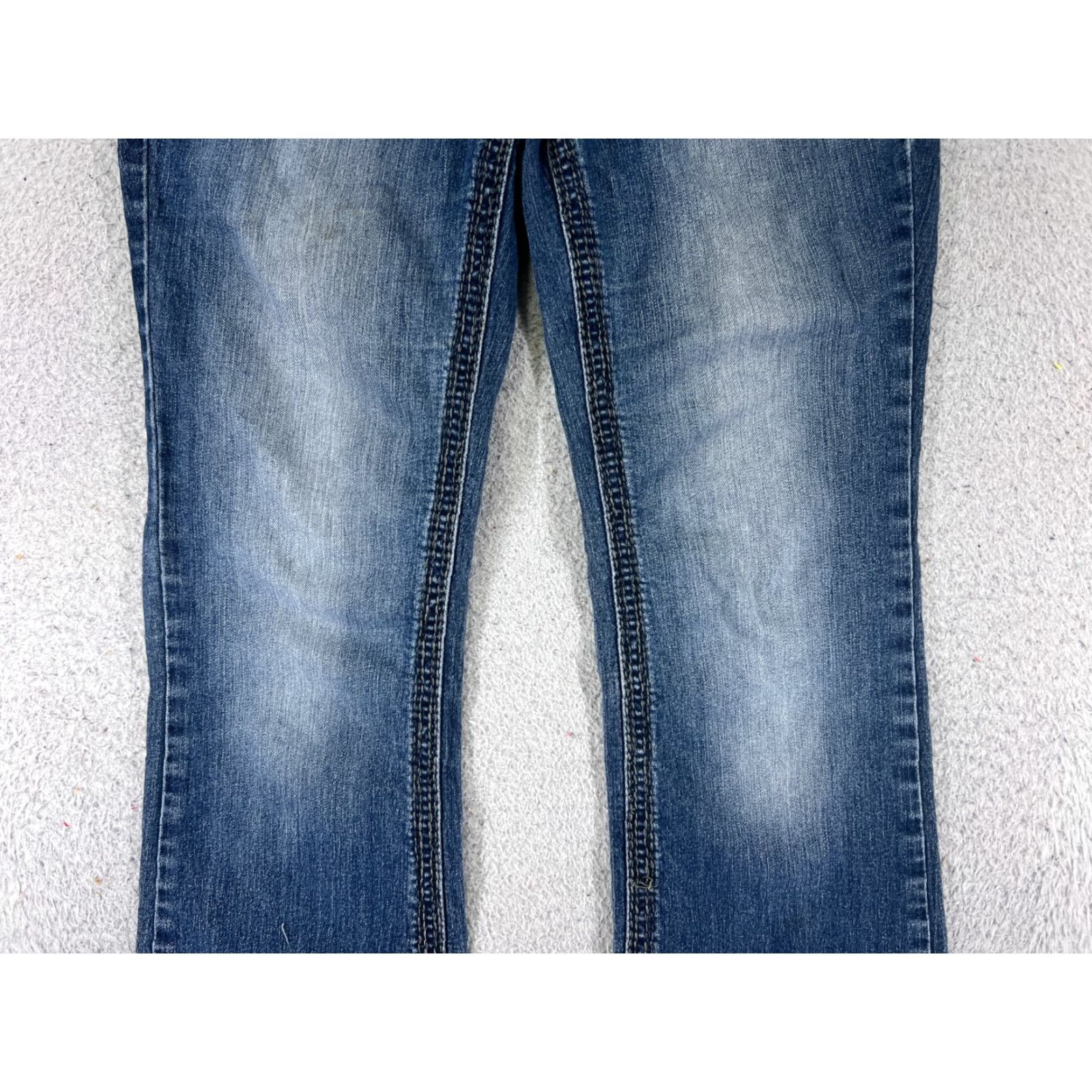 Vintage Maurices Jeans Womens 26x28 Blue Denim Bootcut Western Embroidered 26 Waist 28 Inseam Cotton Blend Regular Size 1 Hat? No. Size 25" / US 0 / IT 36 - 3 Thumbnail