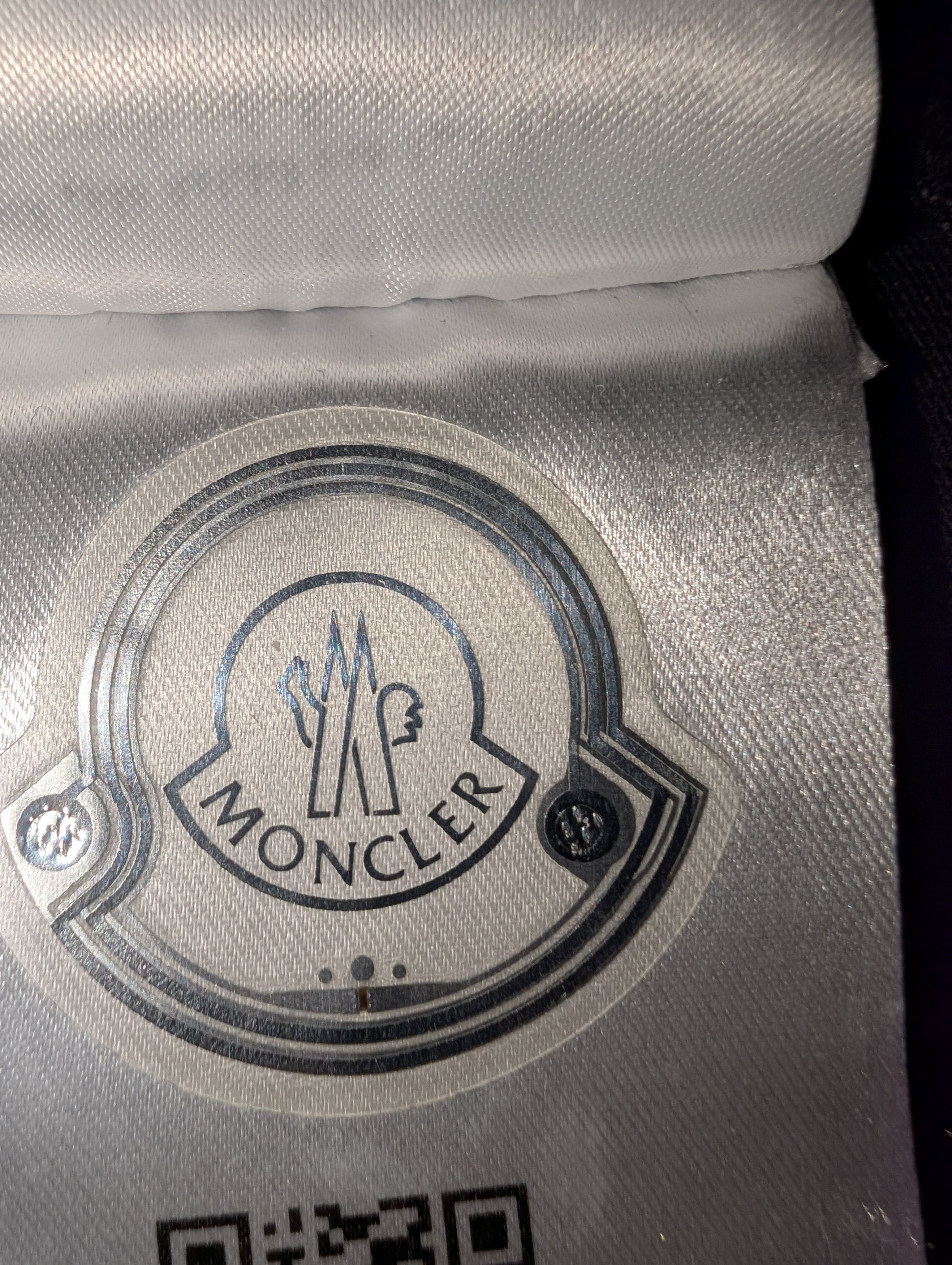Moncler MONCLERxFRIENDSWITHYOU BLACKFACE T-SHIRT(SUPER RARE) Size US L / EU 52-54 / 3 - 7 Thumbnail