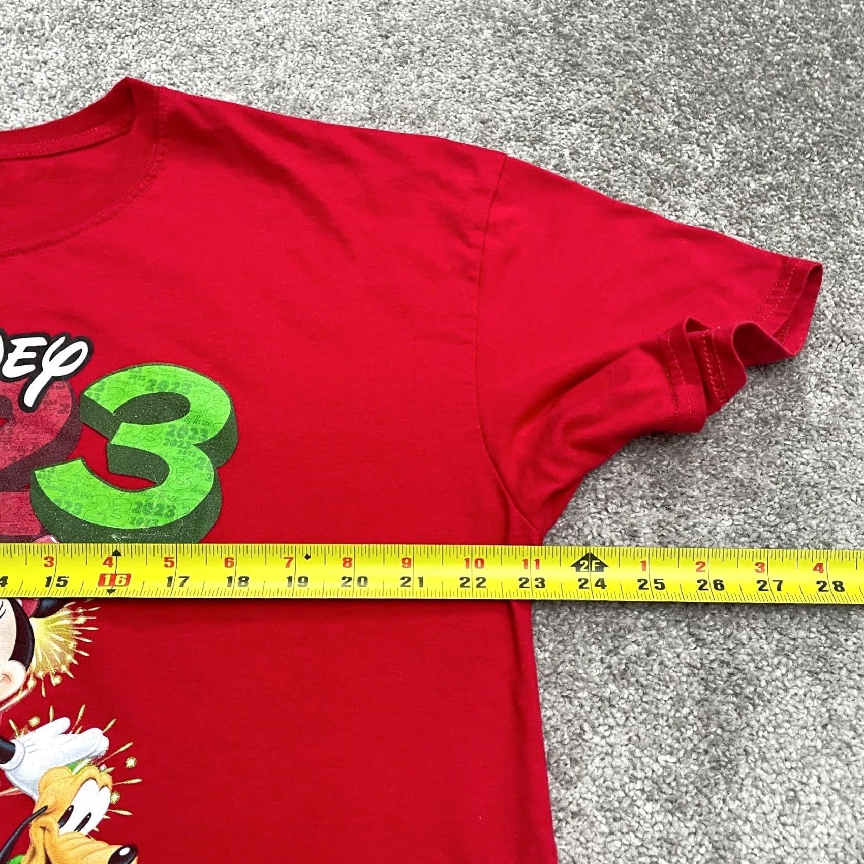 Disney Disney Mickey And Friends Graphic T-Shirt Mens Large Red Crew Neck Casual Tee Size US L / EU 52-54 / 3 - 6 Thumbnail