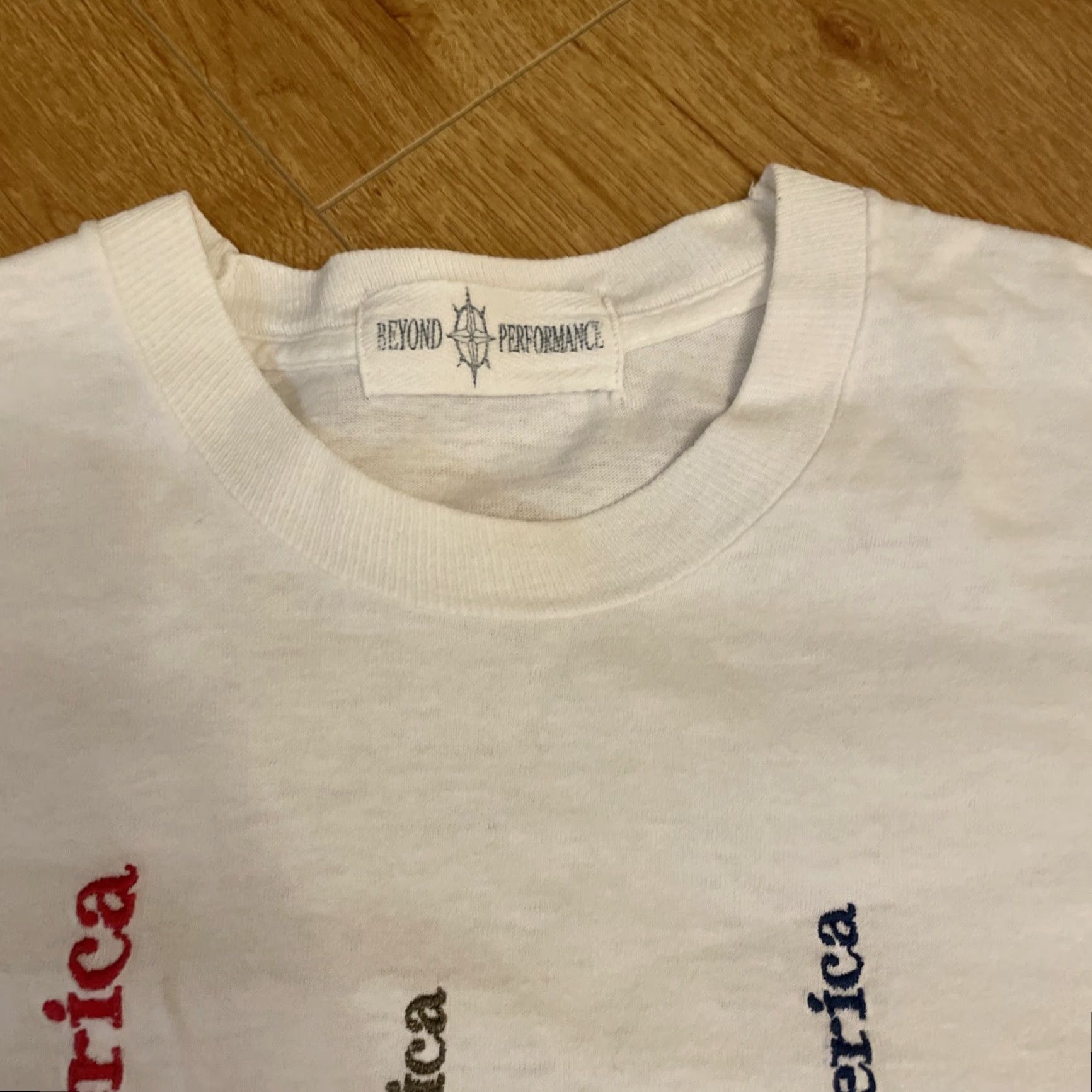 Vintage VINTAGE 90s Embroidered USA T-Shirt Single Stitch Size US M / EU 48-50 / 2 - 5 Thumbnail