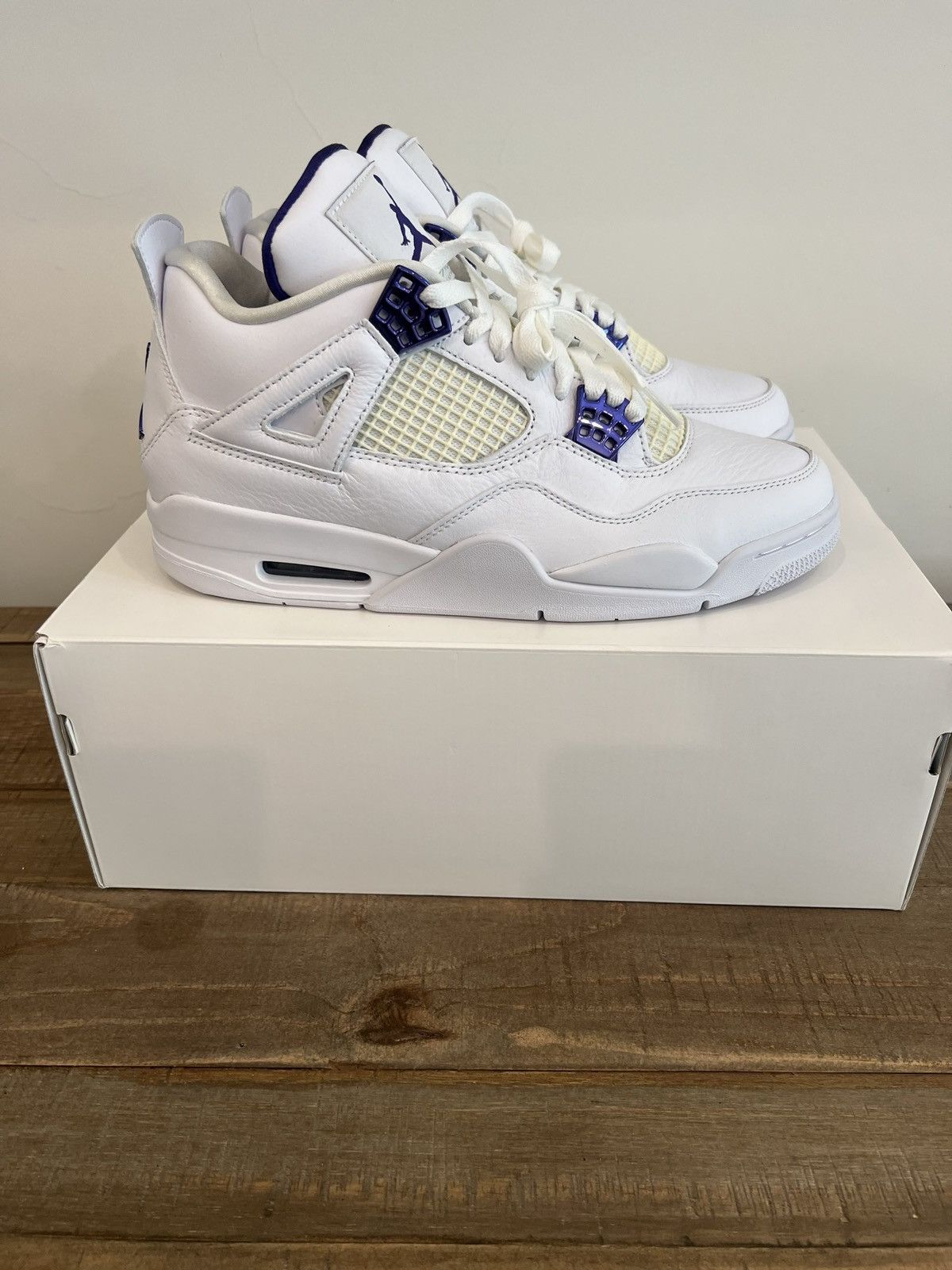 Jordan Brand × Nike Jordan 4 Retro Metallic Purple Size US 9.5 / EU 42-43 - 4 Thumbnail