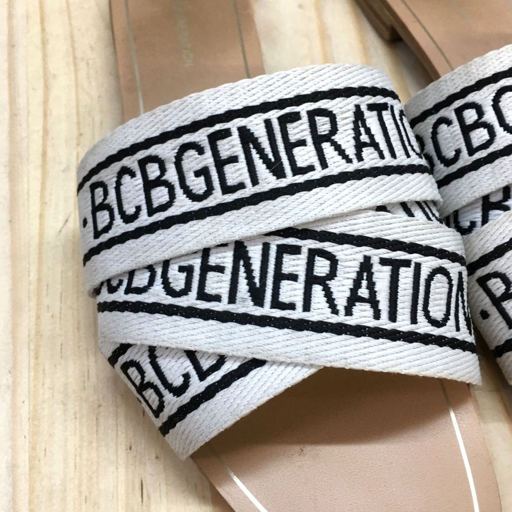 BCBGeneration BCBGeneration Sandals Womens 9M Krista Slide White Slip On Open Toe Casual Flats Size US 9 / IT 39 - 7 Thumbnail