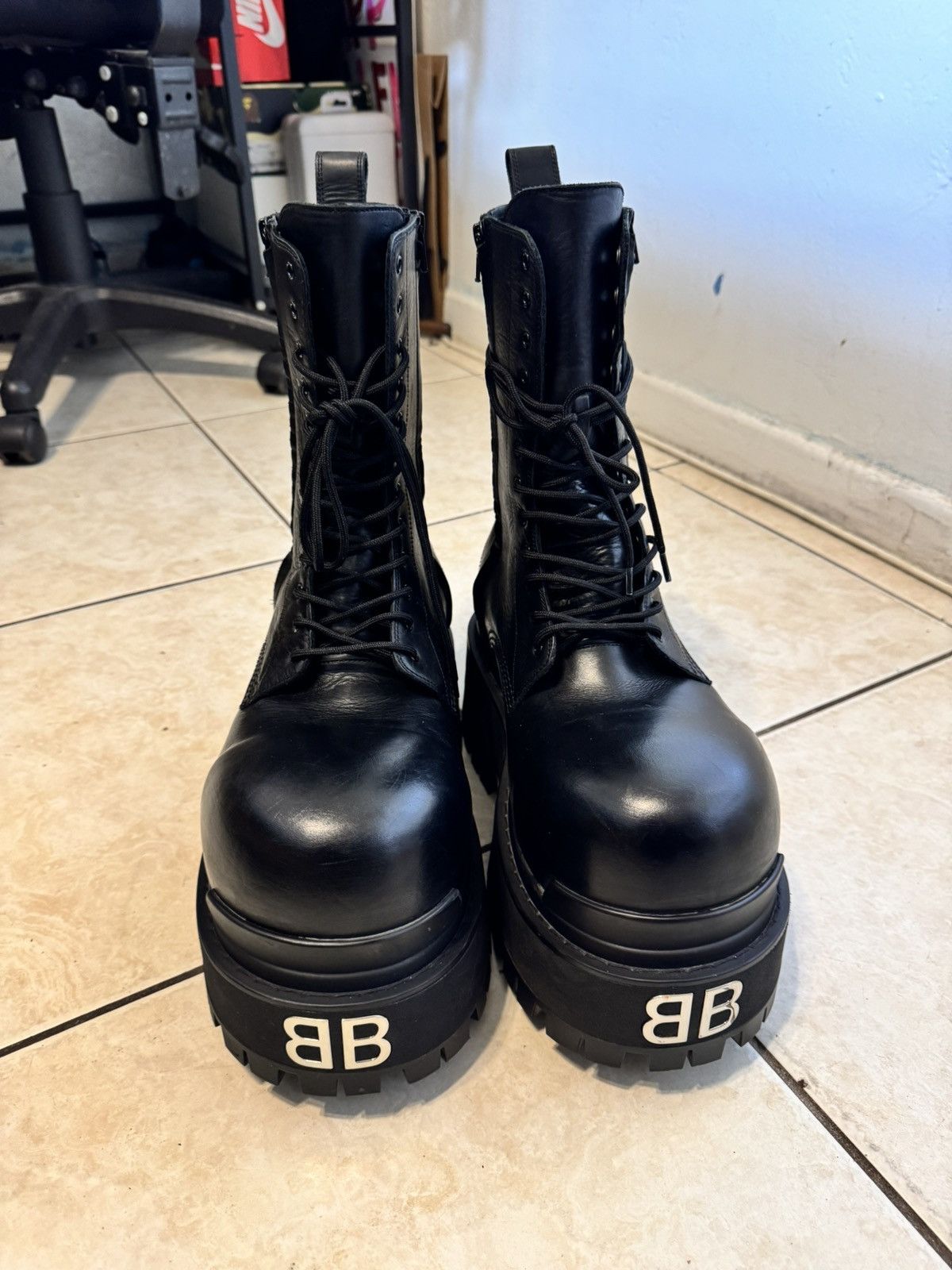 Balenciaga Giant Platform Boot (Men Size US 11.5 / EU 44-45 - 5 Thumbnail