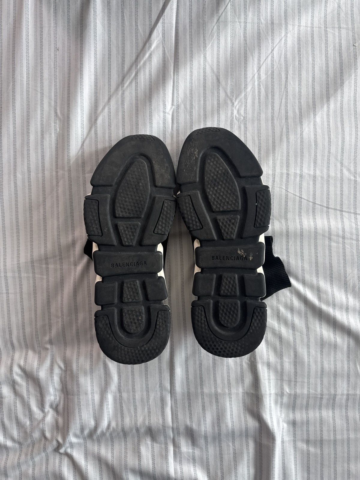 Balenciaga balenciaga Speed Trainer en color negro y blanco Size US 9 / EU 42 - 4 Thumbnail