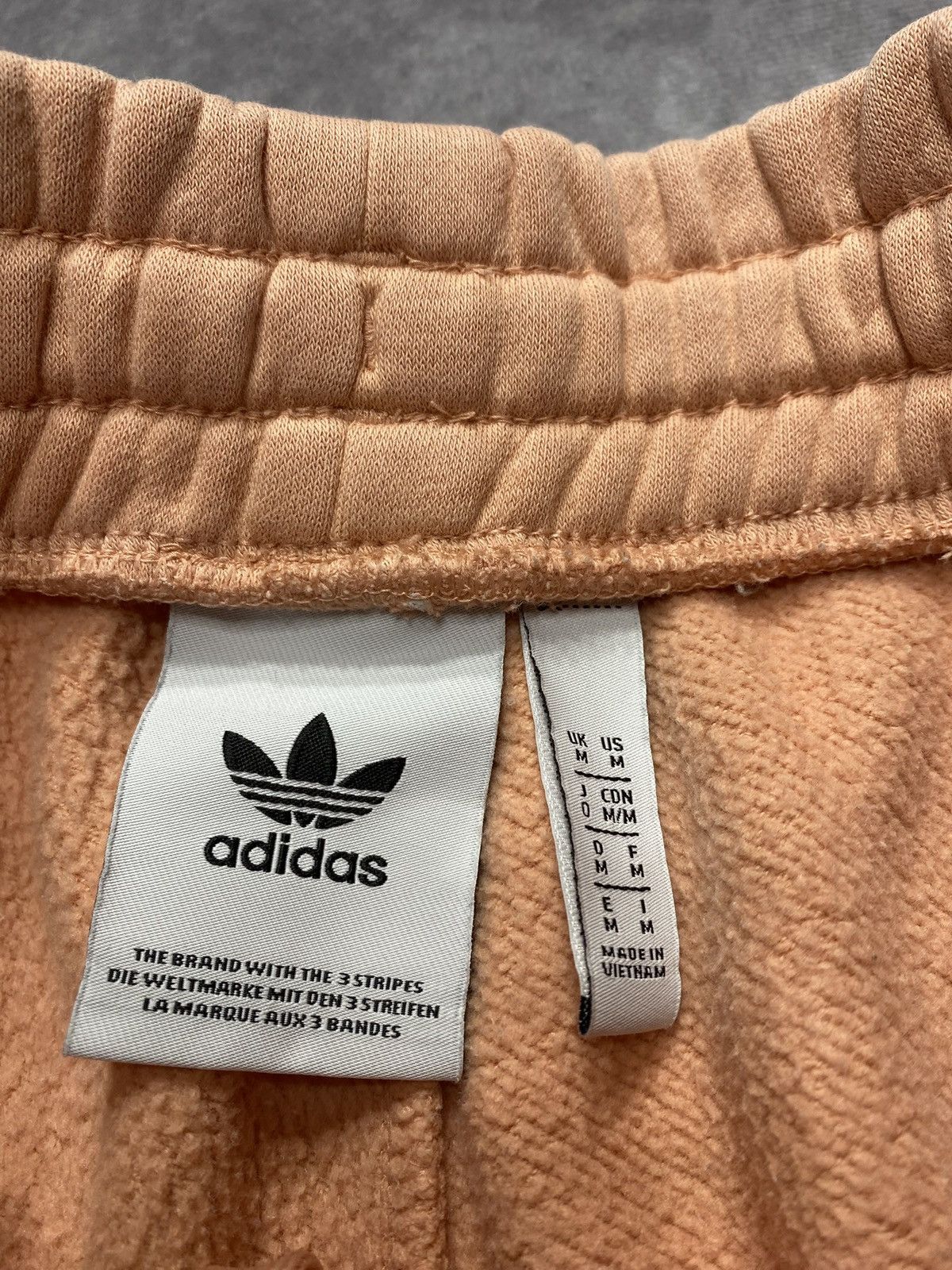 Adidas Adidas Adicolor Classic MM Trefoil Shorts Glow Orange Size US 32 / EU 48 - 2 Thumbnail