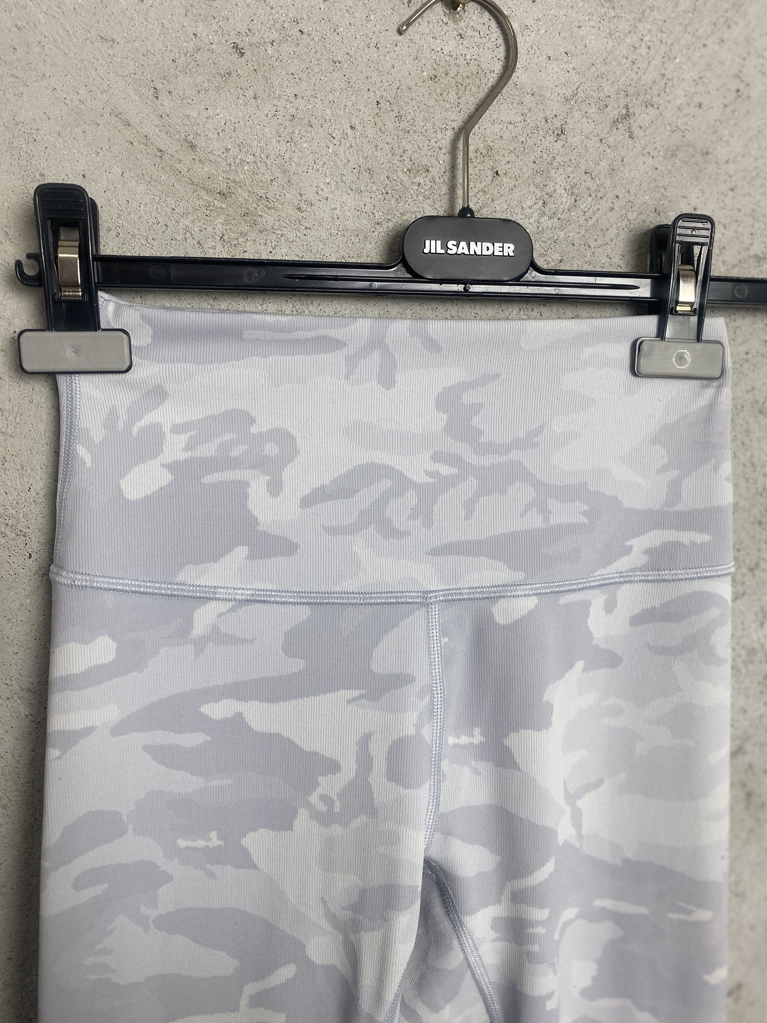 Lululemon Lululemon camo moro leggings sport yoga gym pilates Size 27" / US 4 / IT 40 - 3 Thumbnail