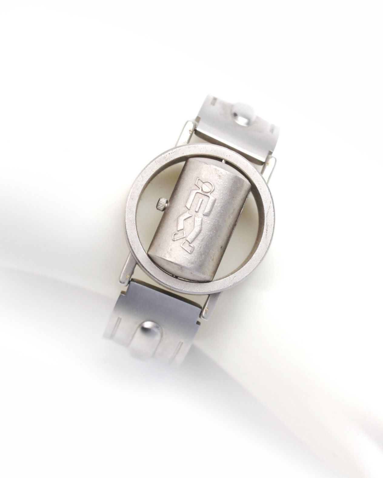 Vintage 1999 STORM LONDON REVOLVER ROTATING CYLINDER SILVER WATCH Size ONE SIZE - 2 Thumbnail