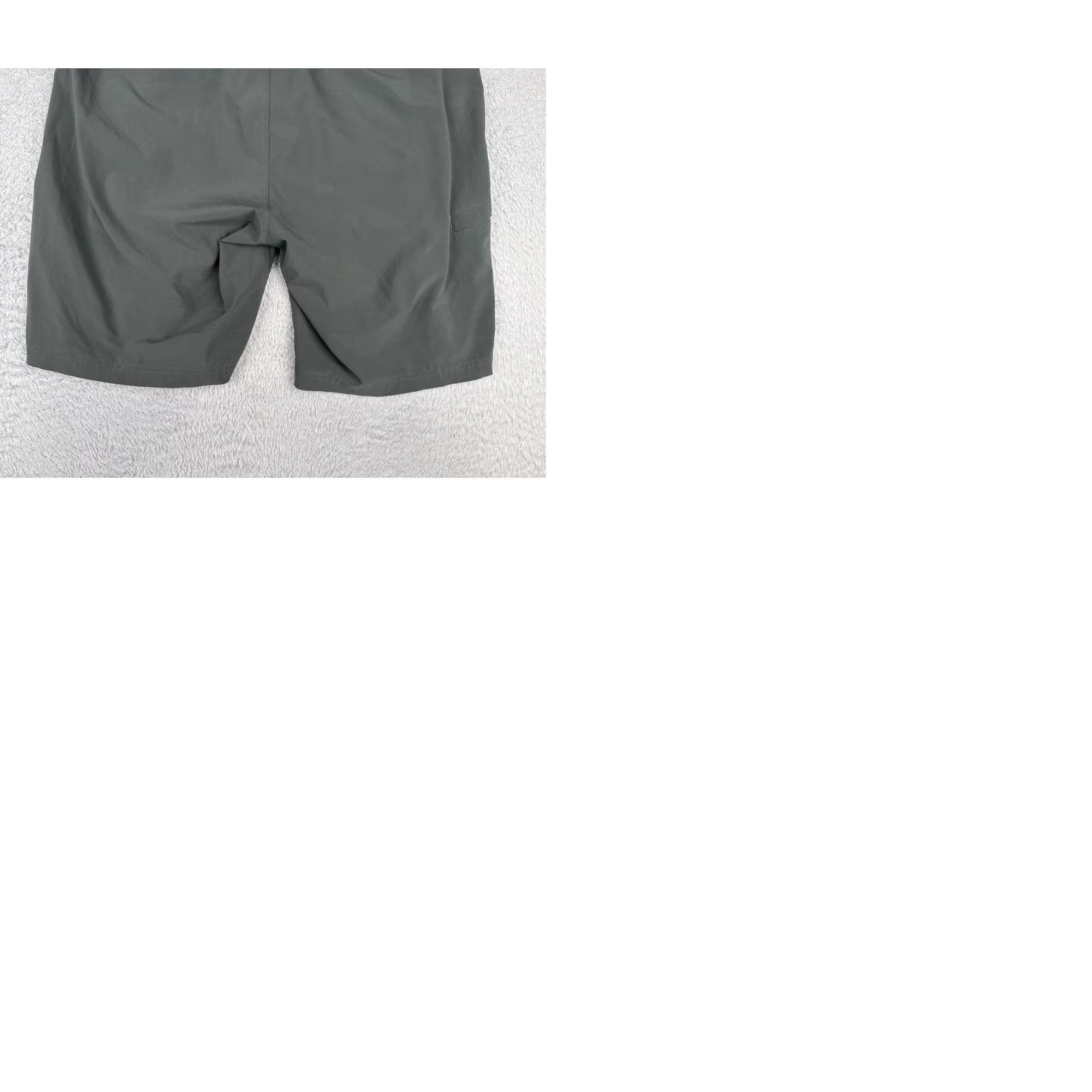 Vintage Columbia Men Cargo Shorts 38 Gray Polyester Blend Cotton Nylon Regular Fit Cargo Pocket Belted Elastic Waist Pockets 10 Inseam 38x10 Casual Travel Size US 38 / EU 54 - 10 Thumbnail