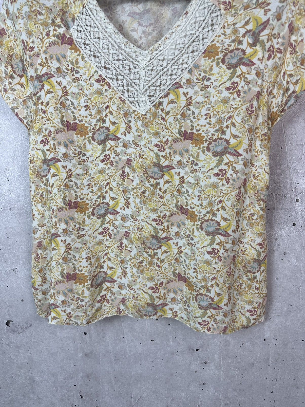 Other Indi & Cold Floral Printed Short Sleeve Women’s Blouse Size M / US 6-8 / IT 42-44 - 3 Thumbnail