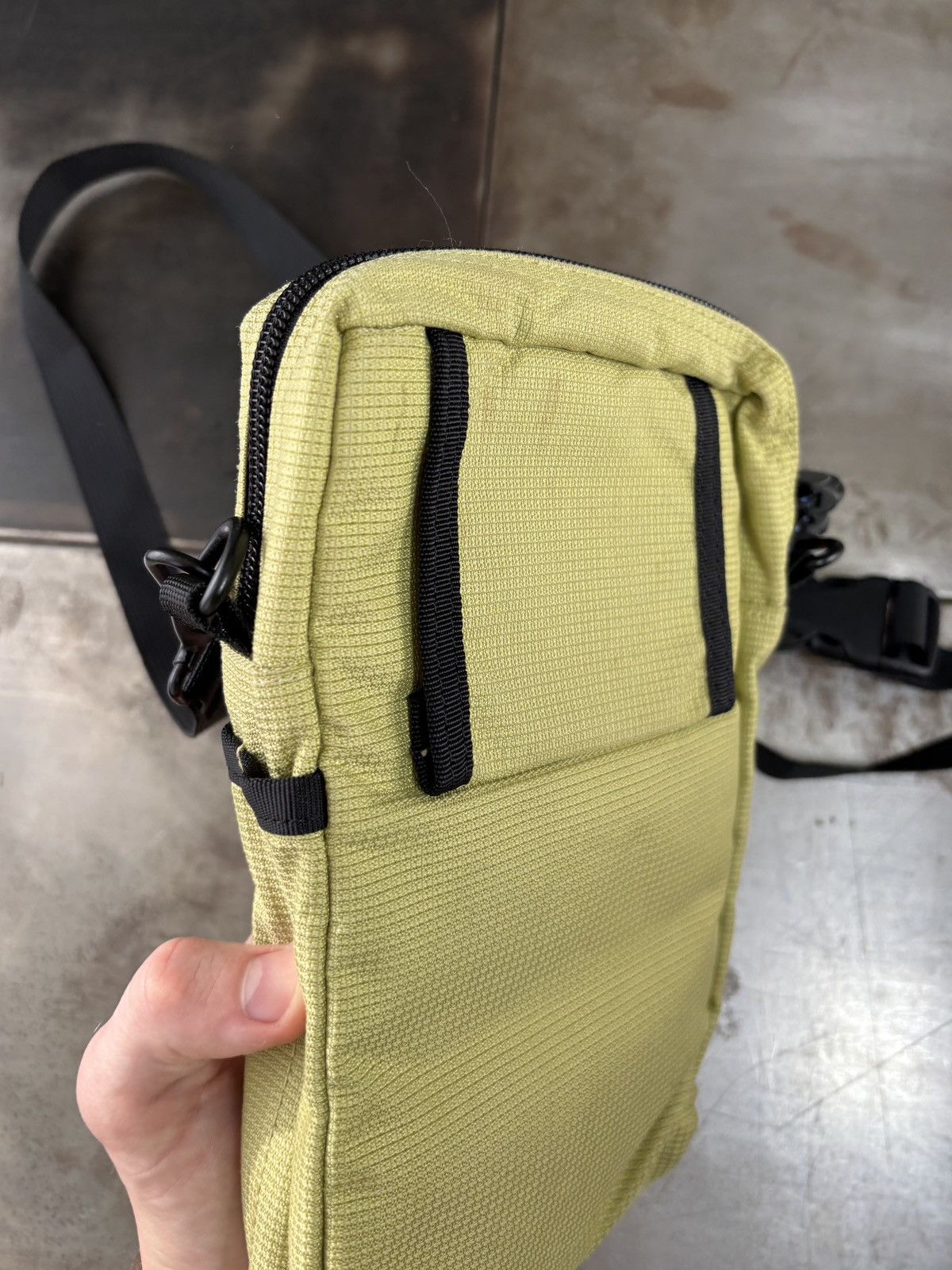 Mountain Equipment Company Vintage MEC Crossbody Bag 2000s Sling Fanny Co-op Mini Pack Size ONE SIZE - 5 Thumbnail