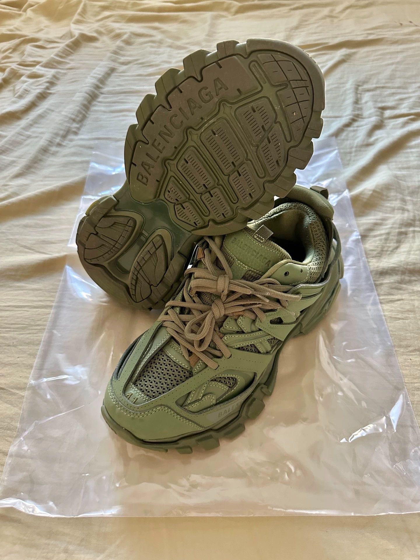 Balenciaga Balenciaga Track 1.0 Men's Olive Green 41 Sneakers Size US 8 / EU 41 - 8 Thumbnail
