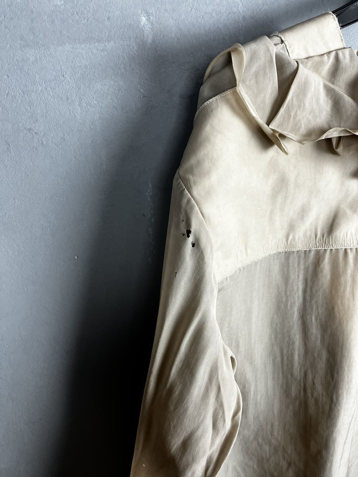 Balenciaga Balenciaga distressed avant garde shirt Size XS / US 0-2 / IT 36-38 - 14 Thumbnail