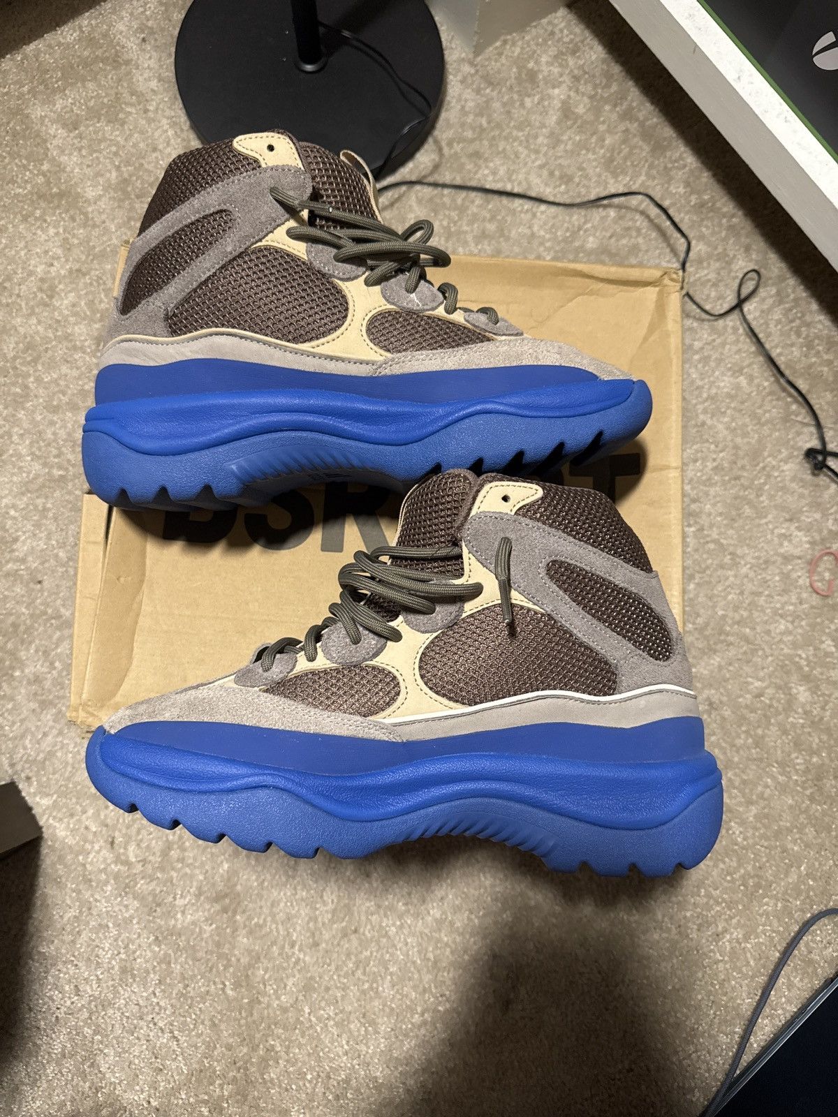 Yeezy Yeezy DSRT BT “Taupe Blue” Size US 10 / EU 43 - 3 Thumbnail