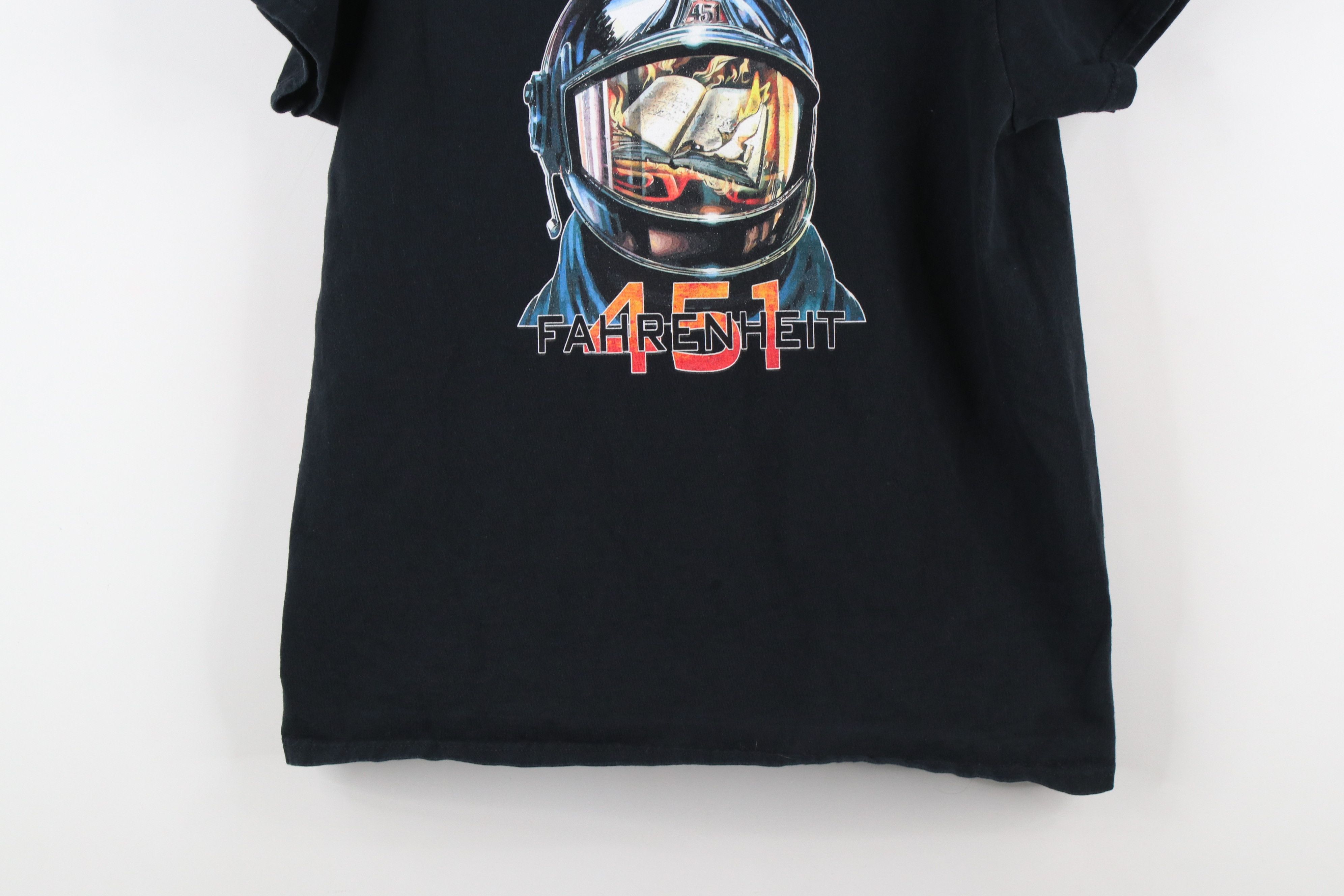 Vintage Vintage Y2K Spell Out Ray Bradbury Fahrenheit 451 T-Shirt Size M / US 6-8 / IT 42-44 - 3 Thumbnail