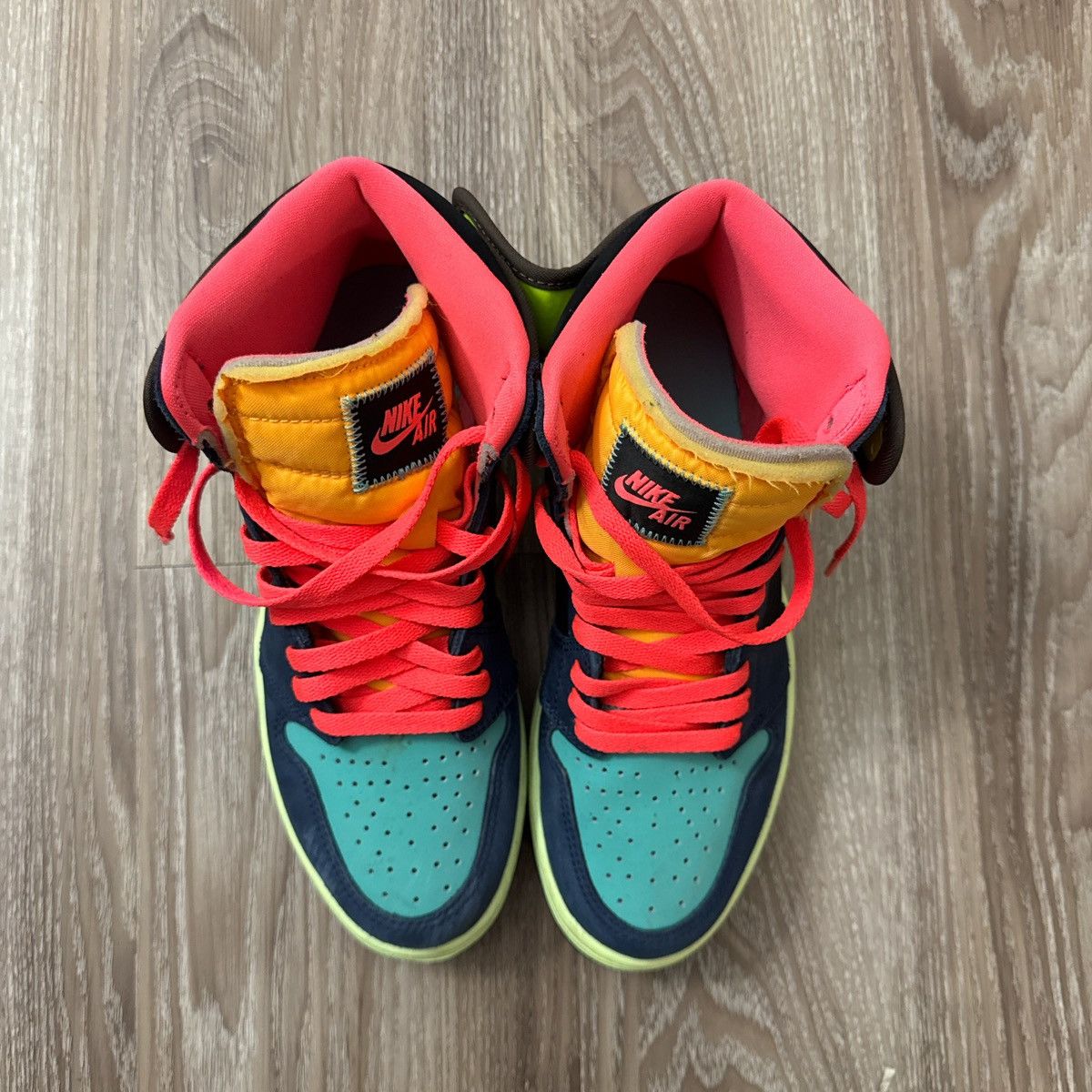 Jordan Brand × Nike 2020 Air Jordan Retro 1 'Tokyo Biohack' Size US 8.5 / EU 41-42 - 3 Thumbnail