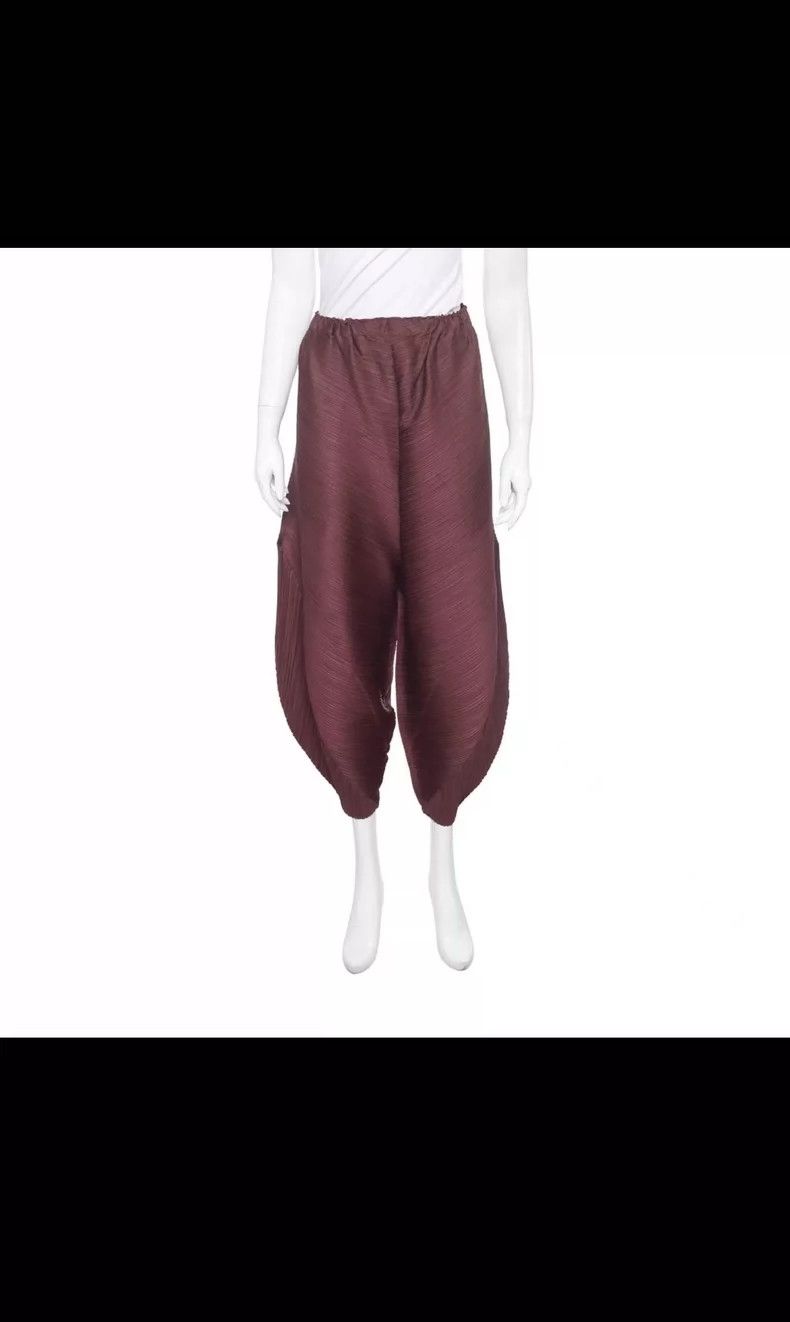 Issey Miyake Issey Miyake size:5 Deep wine red pleated irregular-shaped Size 22" - 1 Thumbnail