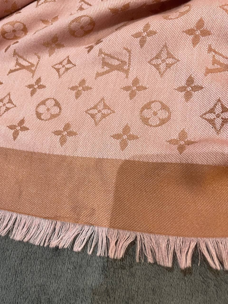 Louis Vuitton Louis Vuitton pink scarf Size ONE SIZE - 8 Thumbnail