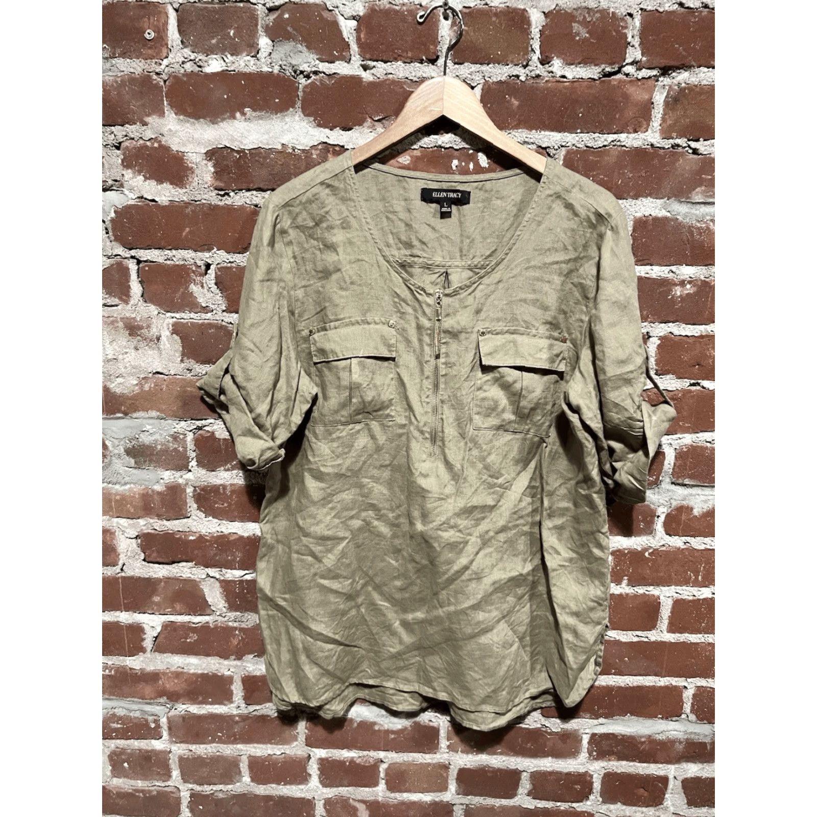 Ellen Tracy Ellen Tracy Blouse Shirt Womens Brown Linen Short Sleeve Zip 1/4 L Brown 30 Length 22 Pit to Pit Mens/Womens? Size L / US 10 / IT 46 - 2 Thumbnail