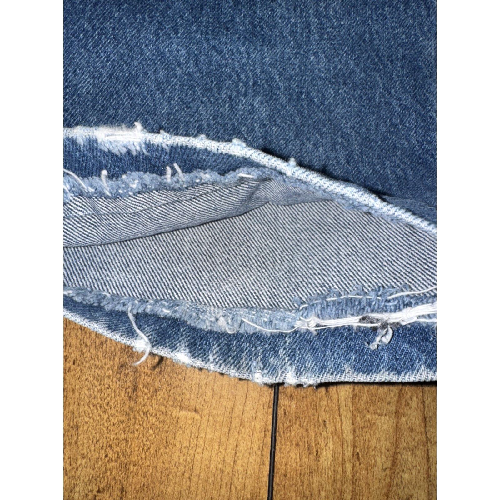 Levi's VINTAGE Levi’s 550 Denim Jeans 36x28 Jeans Men Blue Denim 550 Relaxed Fit Tapered Leg Regular 34 28 Inseam Y2K Vintage Mens Size US 34 / EU 50 - 4 Thumbnail