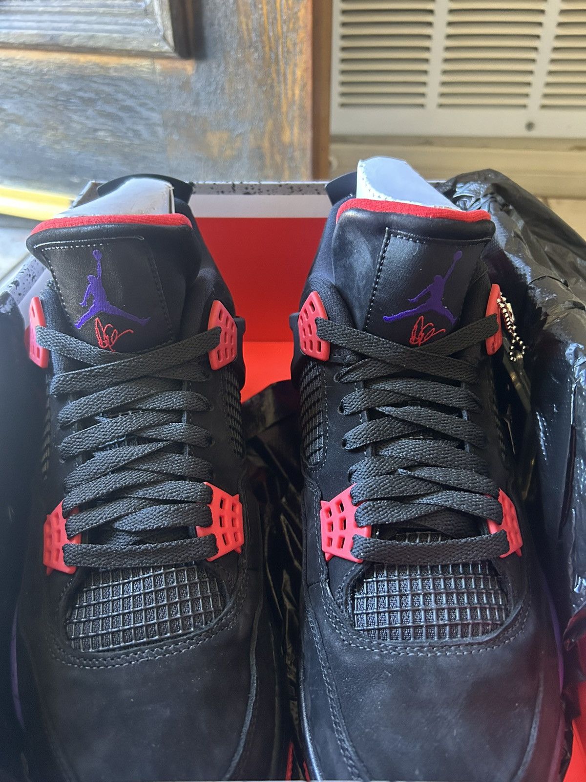 Jordan Brand × October's Very Own OVO Toronto Air Jordan 4s Size US 9.5 / EU 42-43 - 4 Thumbnail