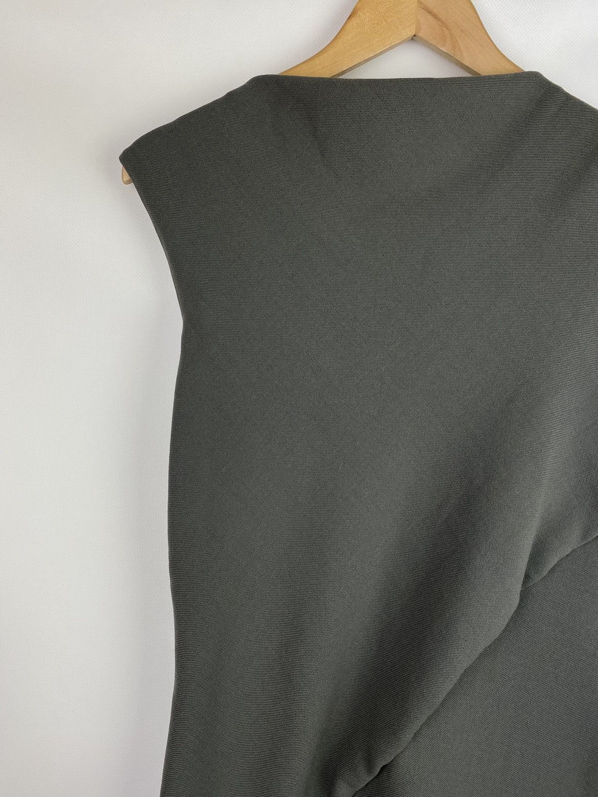 Helmut Lang Helmut Lang ladies assymetrical sleeveless dress size 6 Size M / US 6-8 / IT 42-44 - 4 Thumbnail