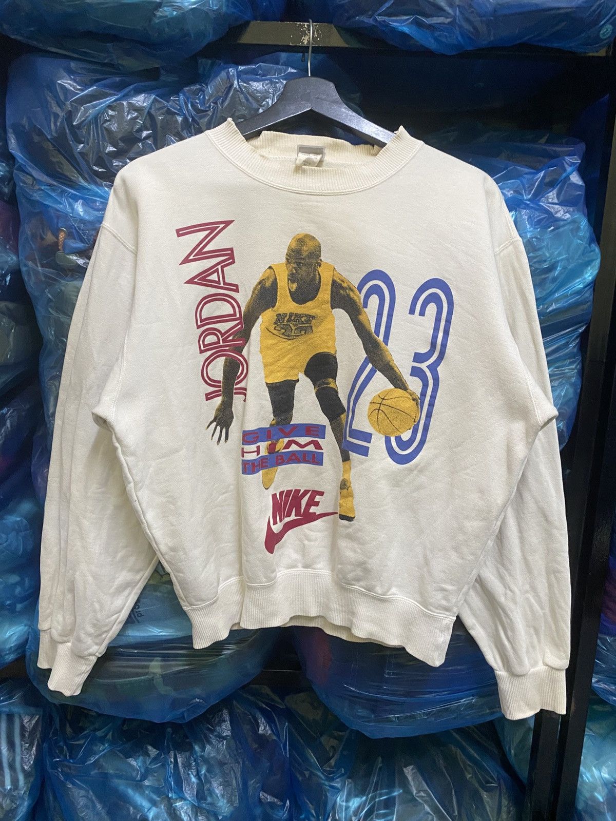 Nike Nike Michael Jordan Sweatshirt “Give Him the Ball” Graphic Size US M / EU 48-50 / 2 - 3 Thumbnail