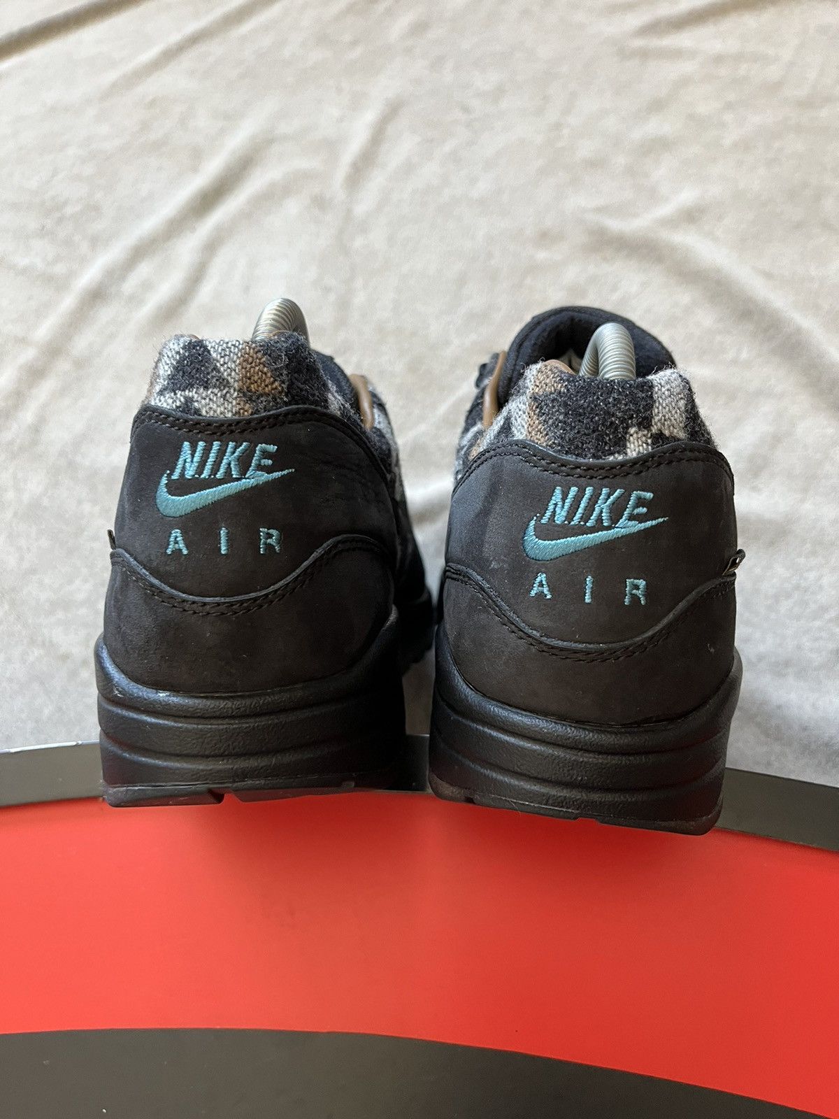 Nike × Vintage Vintage Nike Air Max 1 QS Pendleton (2015) Retro 825861-004 Size US 9.5 / EU 42-43 - 6 Thumbnail