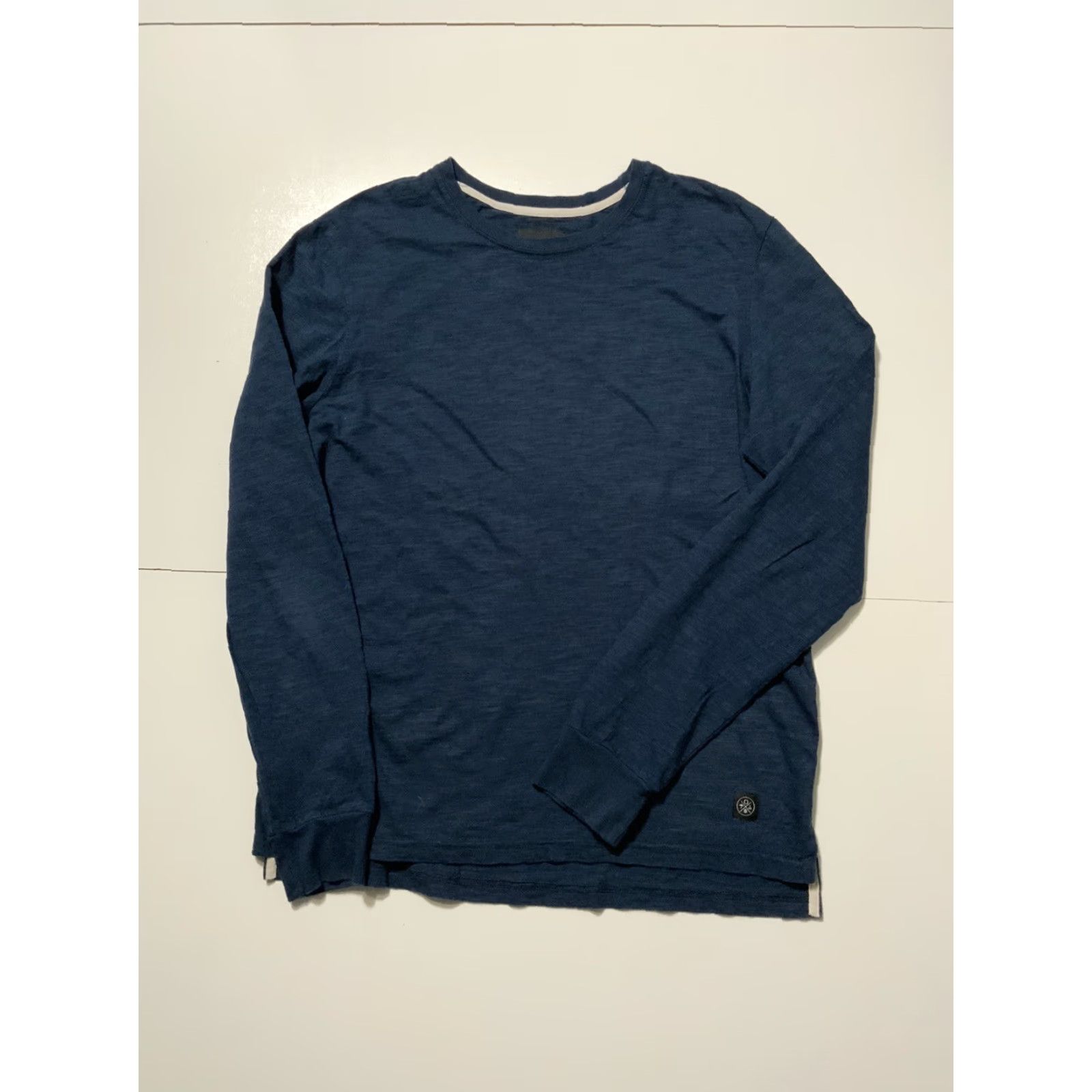 Vintage VINTAGE Outclass Navy Blue Crewneck Long Sleeve T-Shirt Sz. L Men Cotton Made In Canada Size US L / EU 52-54 / 3 - 2 Thumbnail