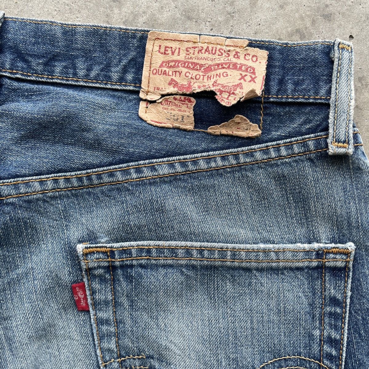 Levi's Vintage Clothing Vintage Levi’s 501 Ripped Faded Jeans Distressed Denim Pants Size US 33 - 9 Thumbnail
