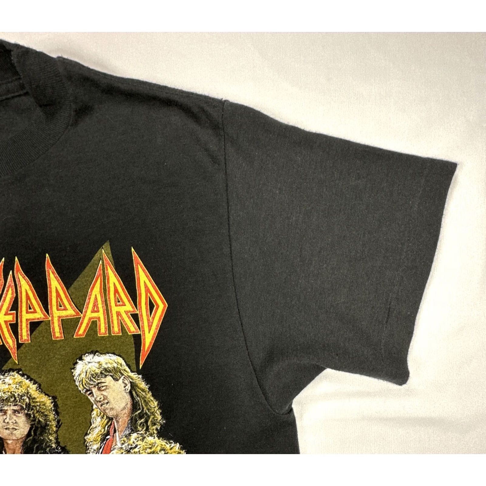 Vintage VINTAGE Def Leppard Single Stitch 1988 Hysteria Tour T-Shirt 80s CHED Tag S/M Black Unisex 50/50 Graphic Tee Mens Womens Boys Girls Size US S / EU 44-46 / 1 - 6 Thumbnail