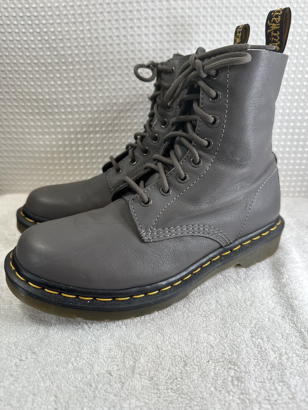 Dr. Martens Dr. Martens 1460 PASCAL Virginia Grey Soft Leather Boots Size US 9 / IT 39 - 3 Thumbnail