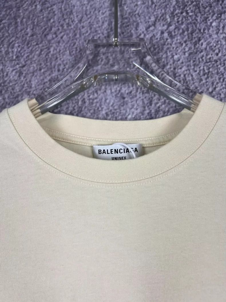 Balenciaga Balenciaga Beige button embroidery short-sleeve Size US M / EU 48-50 / 2 - 3 Thumbnail