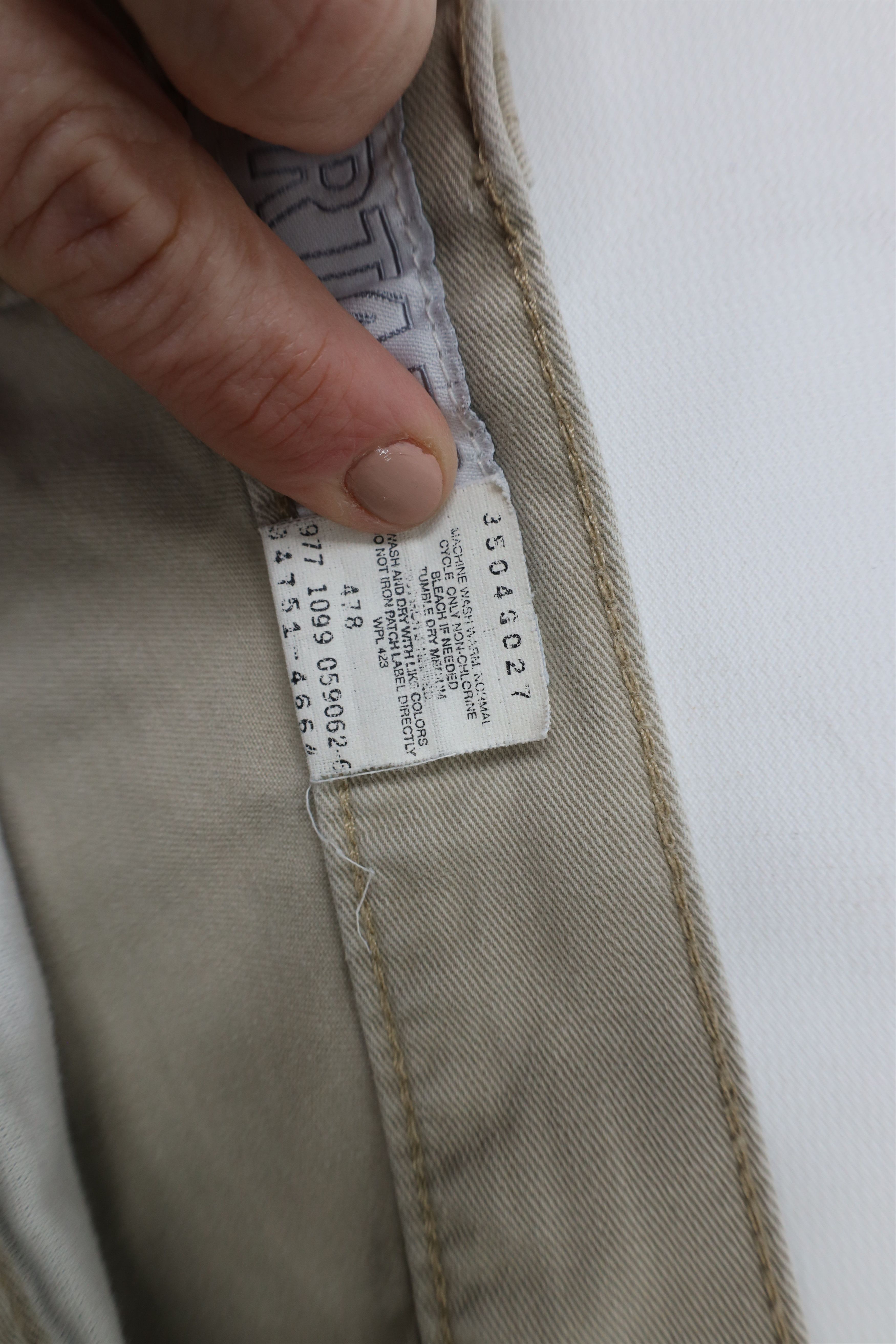 Levi's × Vintage Vintage 90s Levis Silvertab Loose Fit Cargo Shorts Beige Size US 33 - 9 Thumbnail