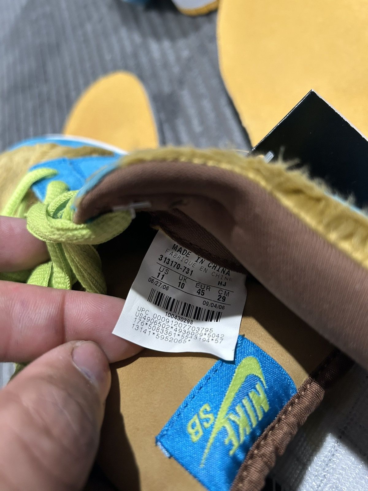 Vintage NIKE SB BABY BEAR Size US 11 / EU 44 - 16 Thumbnail