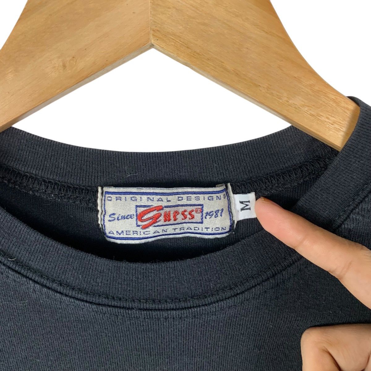 Guess Vintage GUESS USA American Tradition Embossed Logo Tee Size M / US 6-8 / IT 42-44 - 5 Thumbnail
