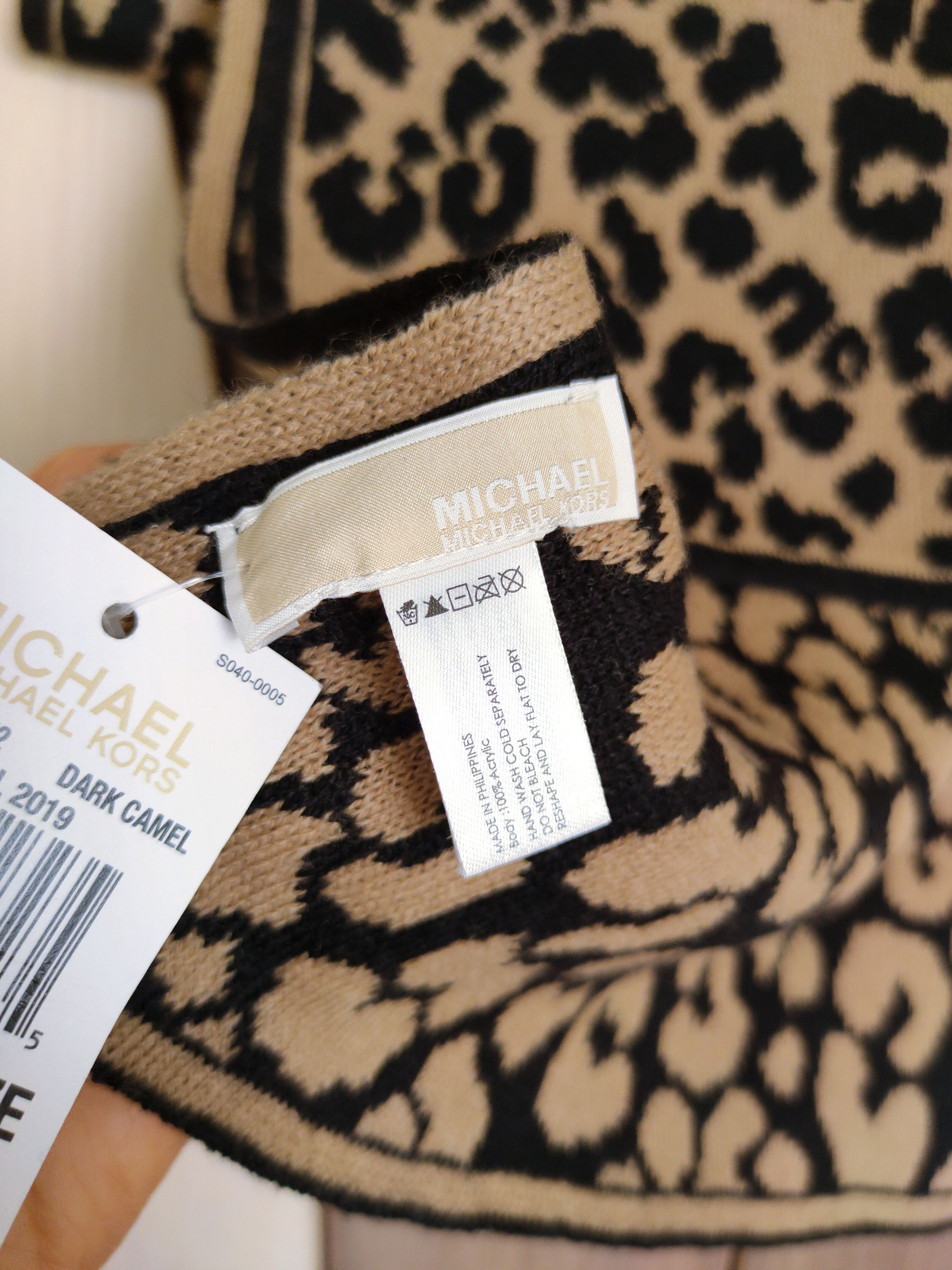 Michael Kors Michael Kors Leopard Scarf MK Leopard Women's Scarf Size ONE SIZE - 5 Thumbnail