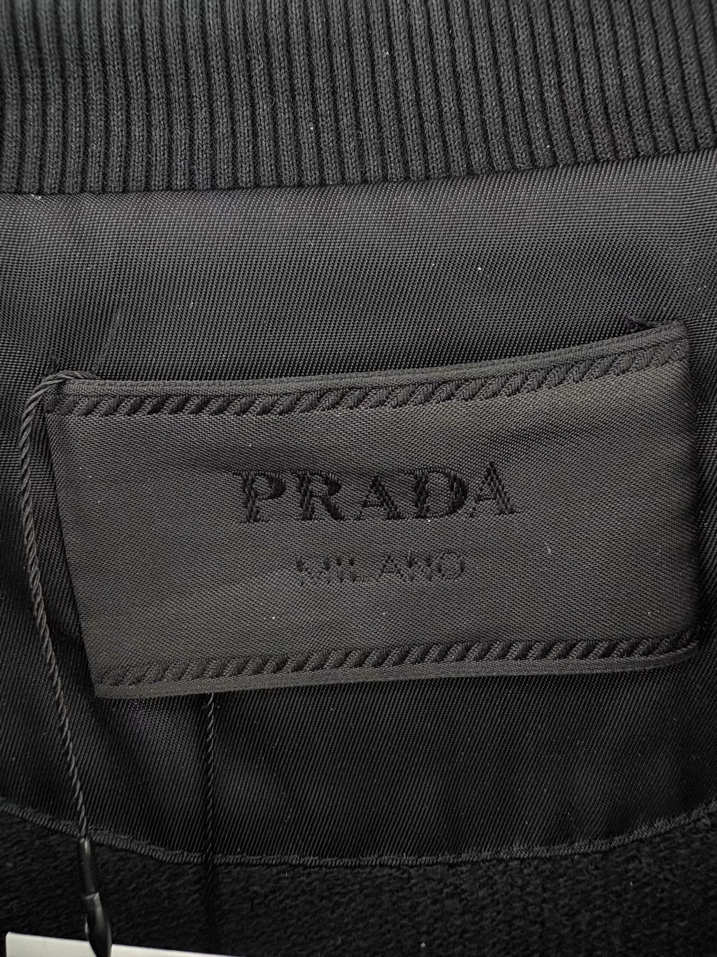 Prada PRADA Embossed Logo Short Sleeve Tee Size US L / EU 52-54 / 3 - 4 Thumbnail