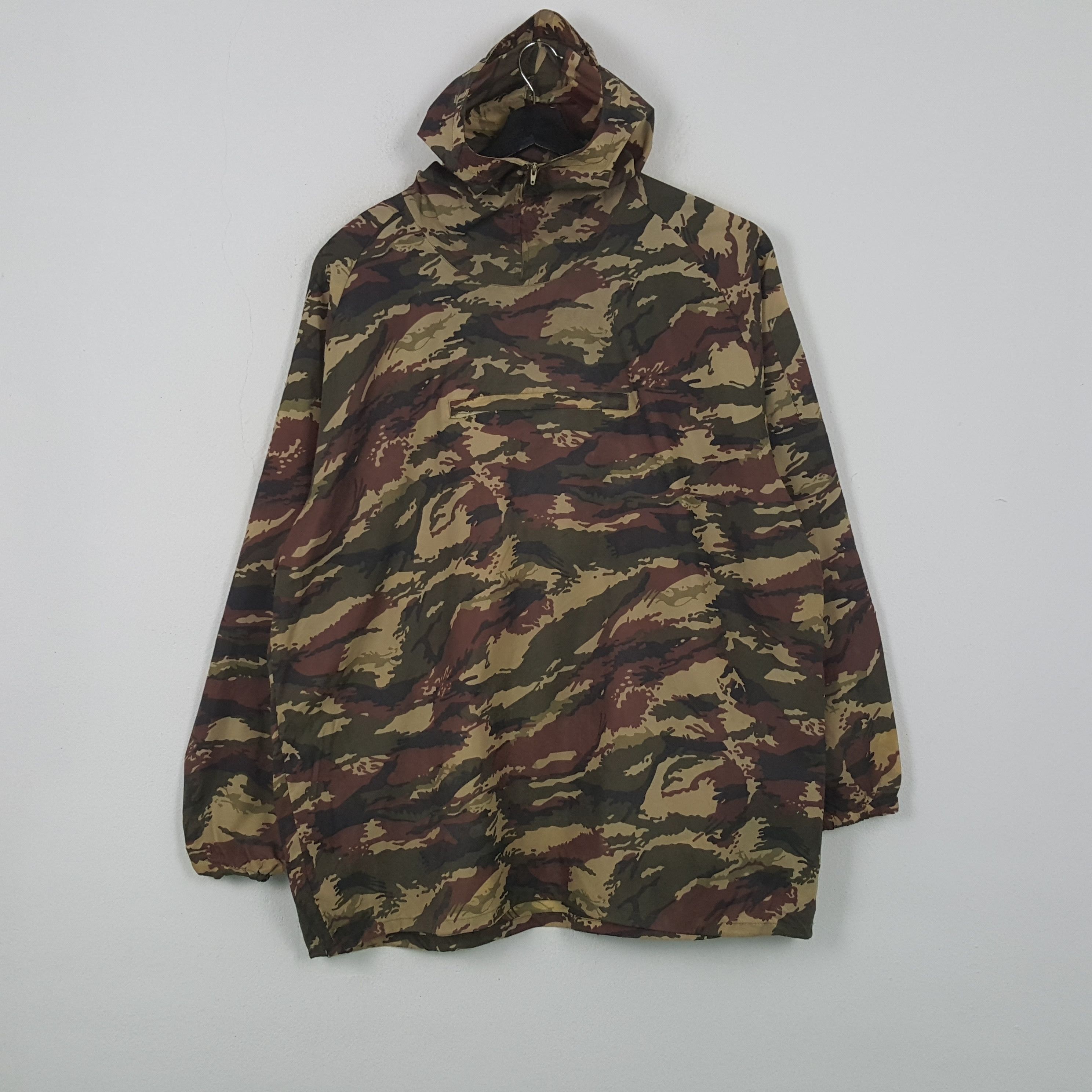 Vintage Camo Military Style Windbreaker Hoodie RR21 Size US XXL / EU 58 / 5 - 1 Thumbnail