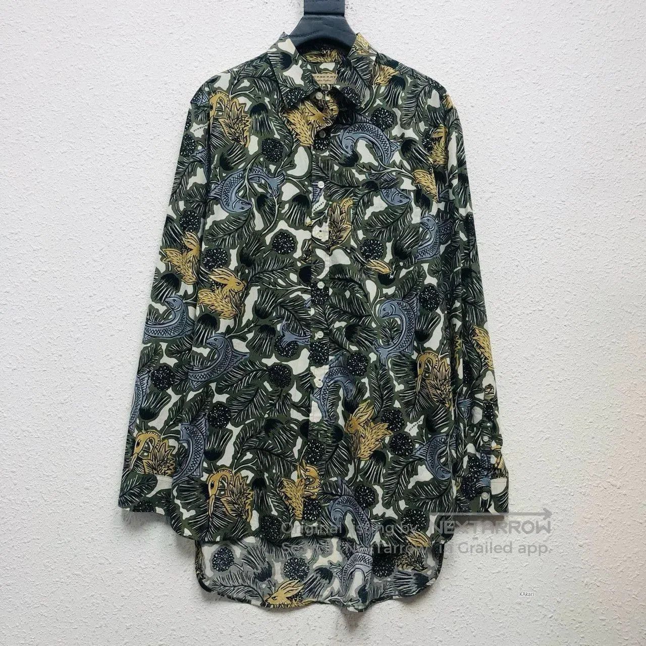 Burberry Burberry Graffiti Shirt DY7965. Size US L / EU 52-54 / 3 - 1 Thumbnail