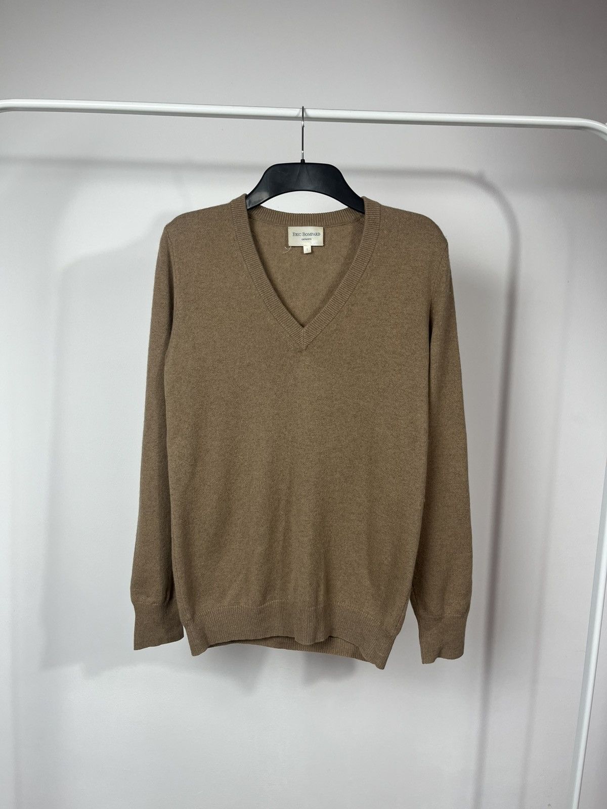 Other Women’s Eric Bompard 100% Cashmere V-Neck Sweater Size S Size S / US 4 / IT 40 - 1 Thumbnail