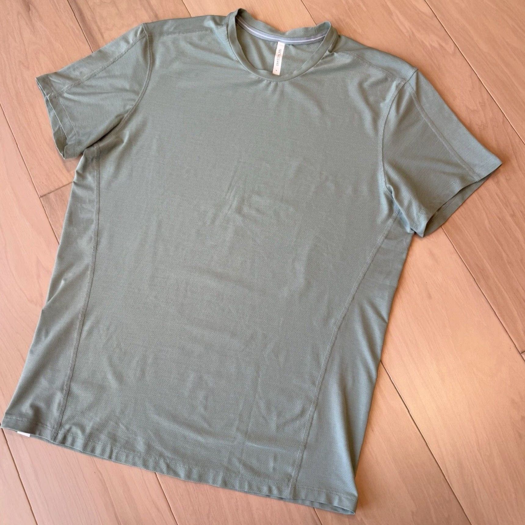 Ten Thousand VINTAGE Ten Thousand Performance Shirt L Green Sportswear Athleisure Workout New York Size US L / EU 52-54 / 3 - 7 Thumbnail