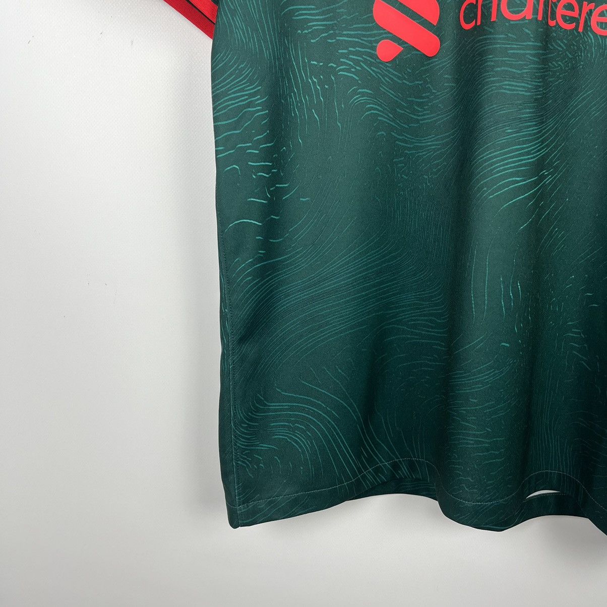 Nike Nike Liverpool third soccer jersey 2022/2023 Size US L / EU 52-54 / 3 - 4 Thumbnail